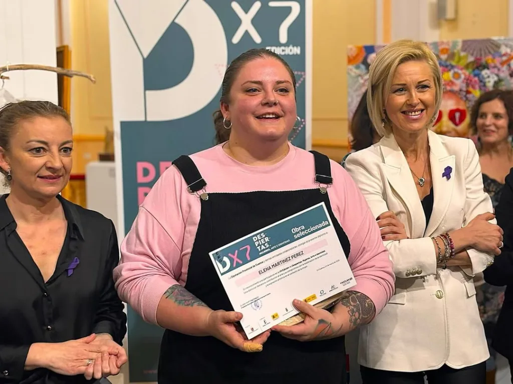 Rojo de Elena Martínez (Quintanar del Rey) | Obra seleccionada Despiertas VII